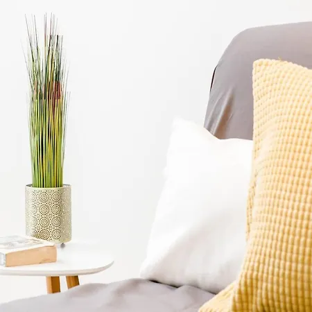 Comfy, Renewed 3 Bedroom In Center Apartament *