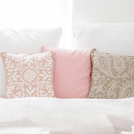 Comfy, Renewed 3 Bedroom In Center Apartament *