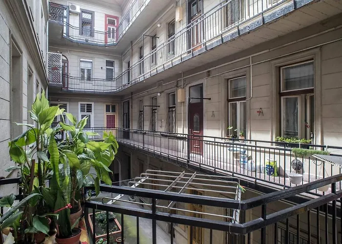 Apartmán Comfy, Renewed 3 Bedroom In Center
