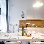 Comfy, Renewed 3 Bedroom In Center Apartamento