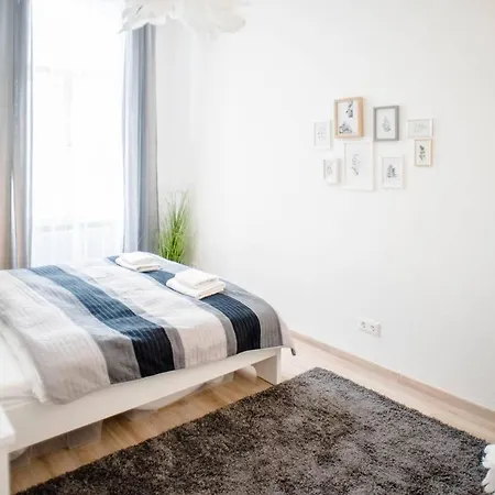 Comfy, Renewed 3 Bedroom In Center * Budapesta