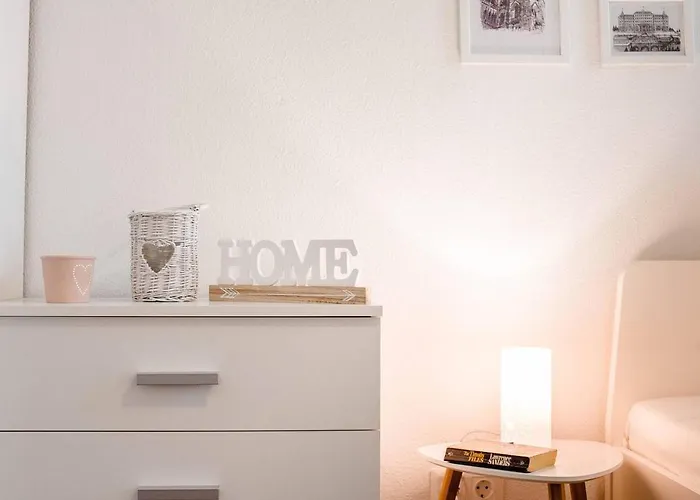 Comfy, Renewed 3 Bedroom In Center Budapest